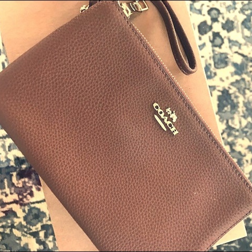 Coach leather wallet new in gift box